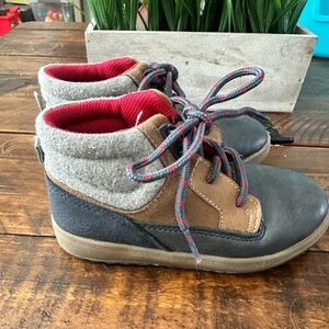 OshKosh B'Gosh Navy Tan Gray Chukka Style Lace Up Boots, Size 11T
